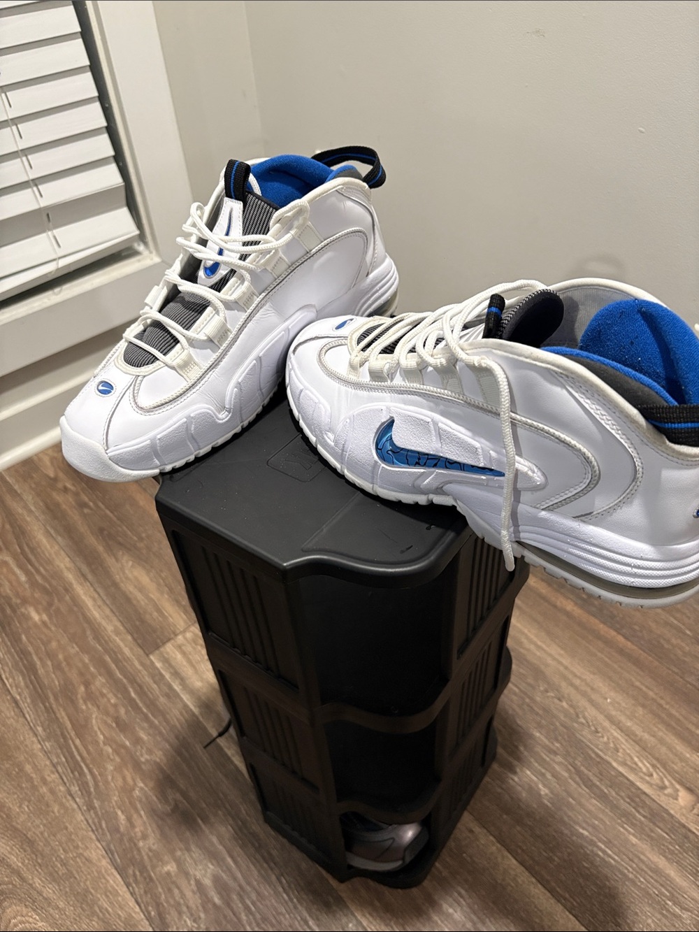 White and Blue men Air Max Penny Basketballu Shoes - Brand NIKE - Picture 3 of 16